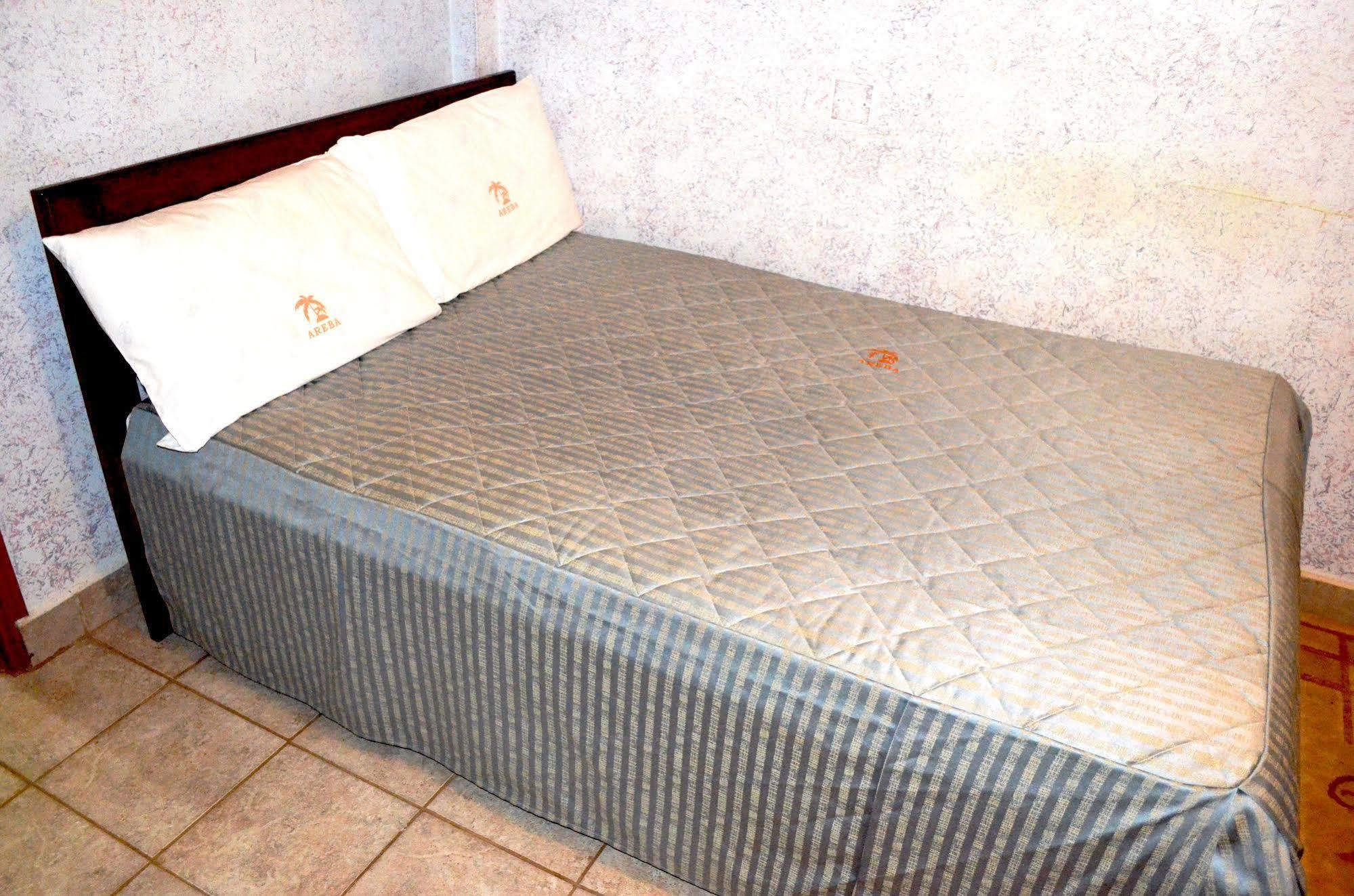 Hôtel Areba à Entebbe Extérieur photo