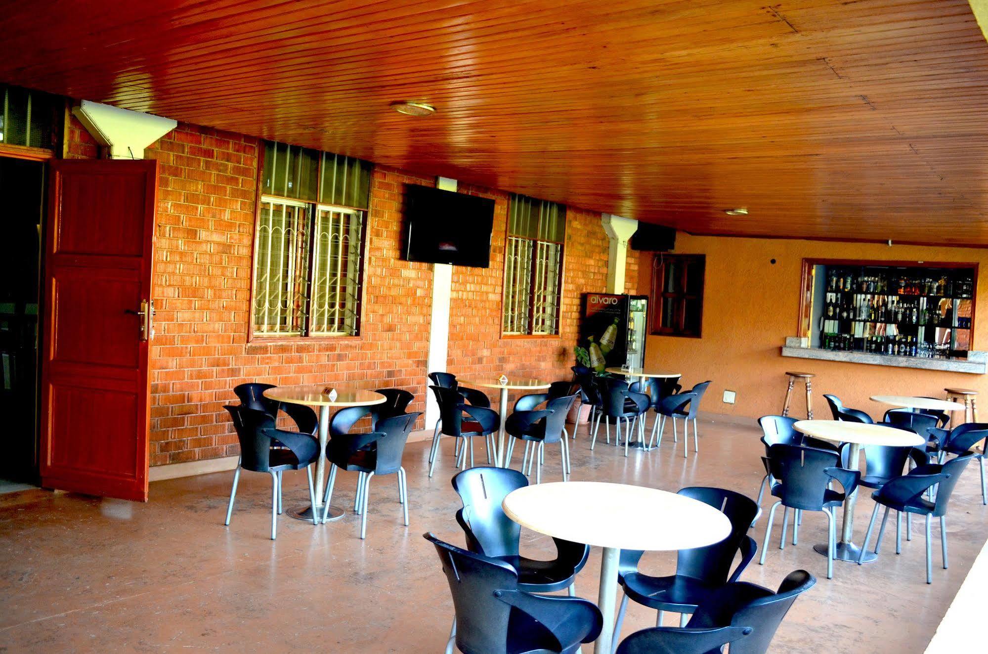 Hôtel Areba à Entebbe Extérieur photo